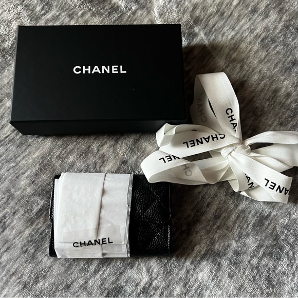 CHANEL CAVIAR CC LOGO CARD HOLDER WALLET - Picture 8 of 16